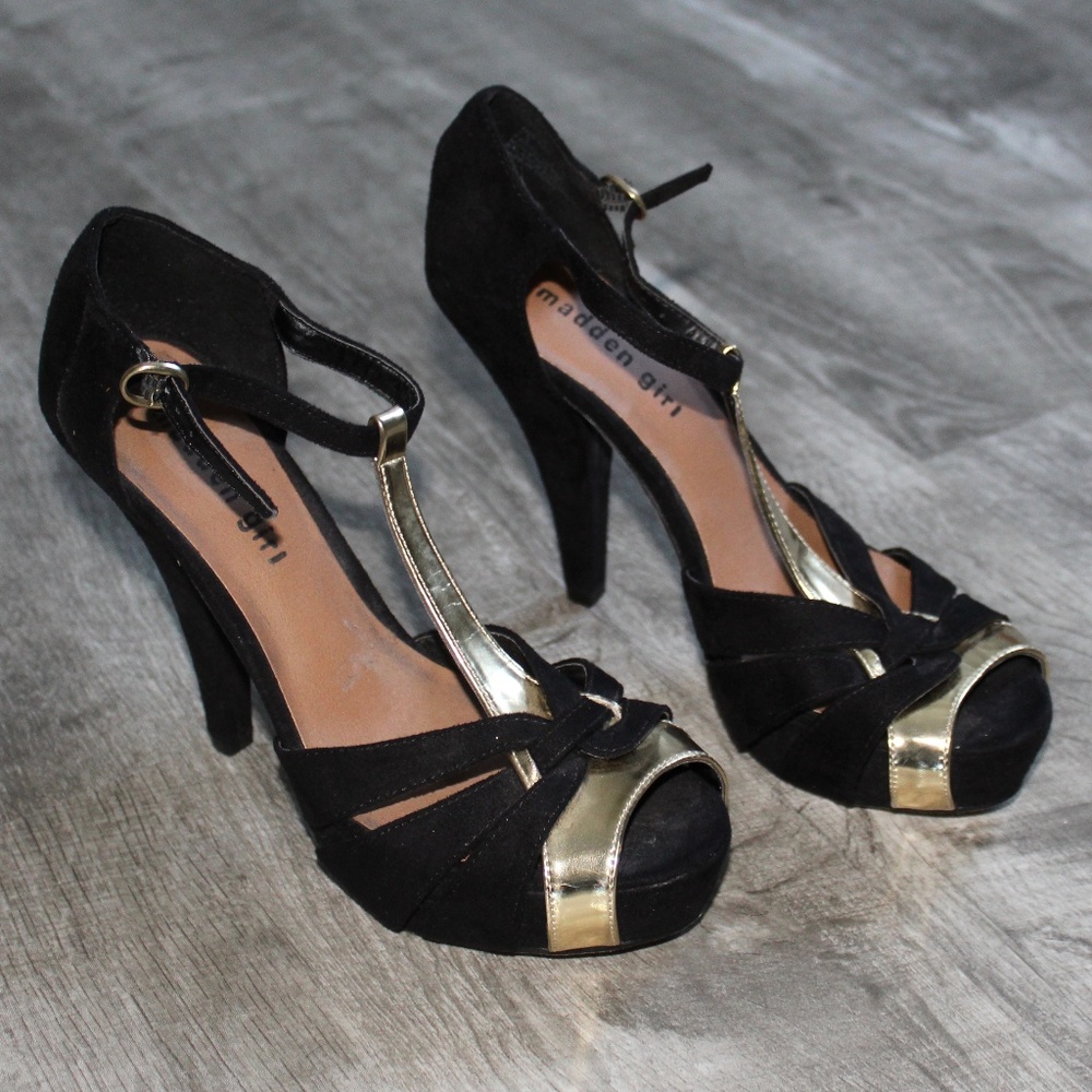 SALE ITEM! Madden Girl Pumps